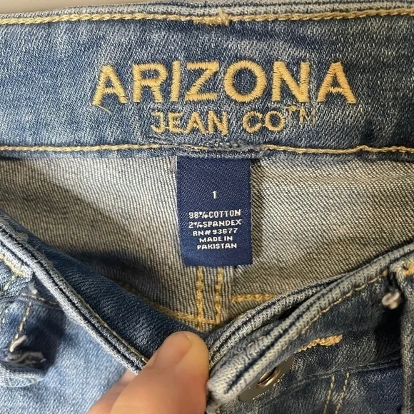 Girls Arizona Jeans Ripped Denim Juniors
Size 1 Skinny School - Picture 2 of 6